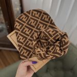 ست کلاه و گردنی فندی 2218